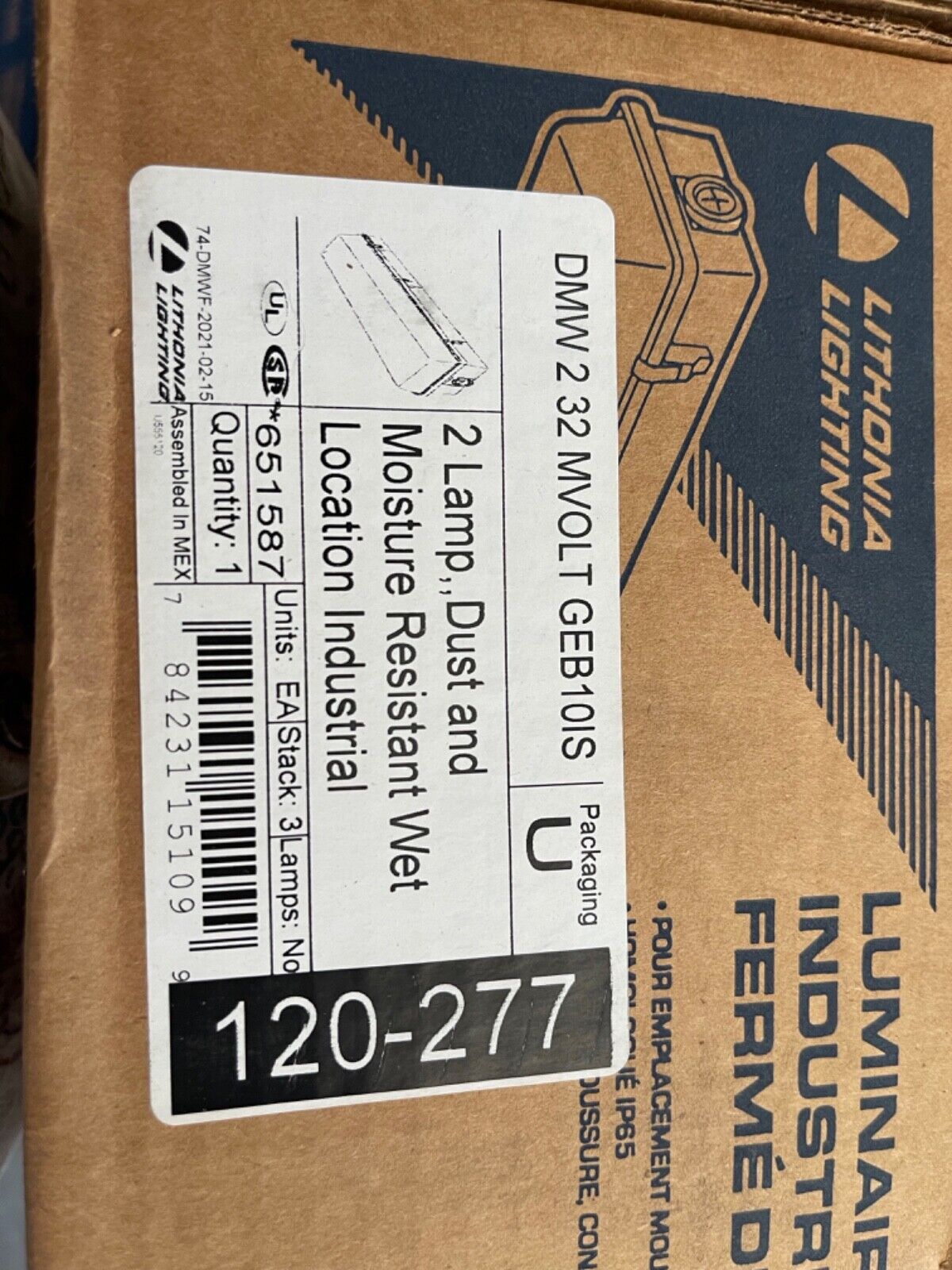 2 (TWO) LITHONIA DUST MOISTURE RESISTANT WET LOCATION DMW 2 32 MVOLT LIGHT FIXTURES