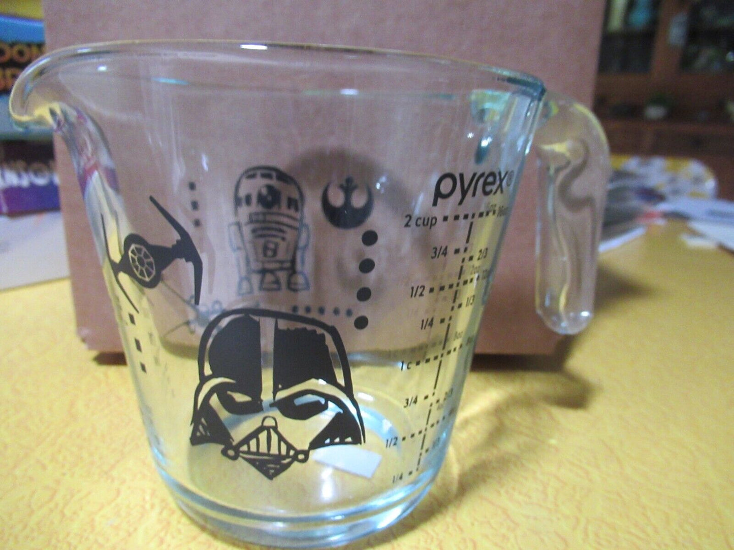 Pyrex Star Wars Glass Measuring Cup (2 Cup) Clear/Black Fast Ship NEW