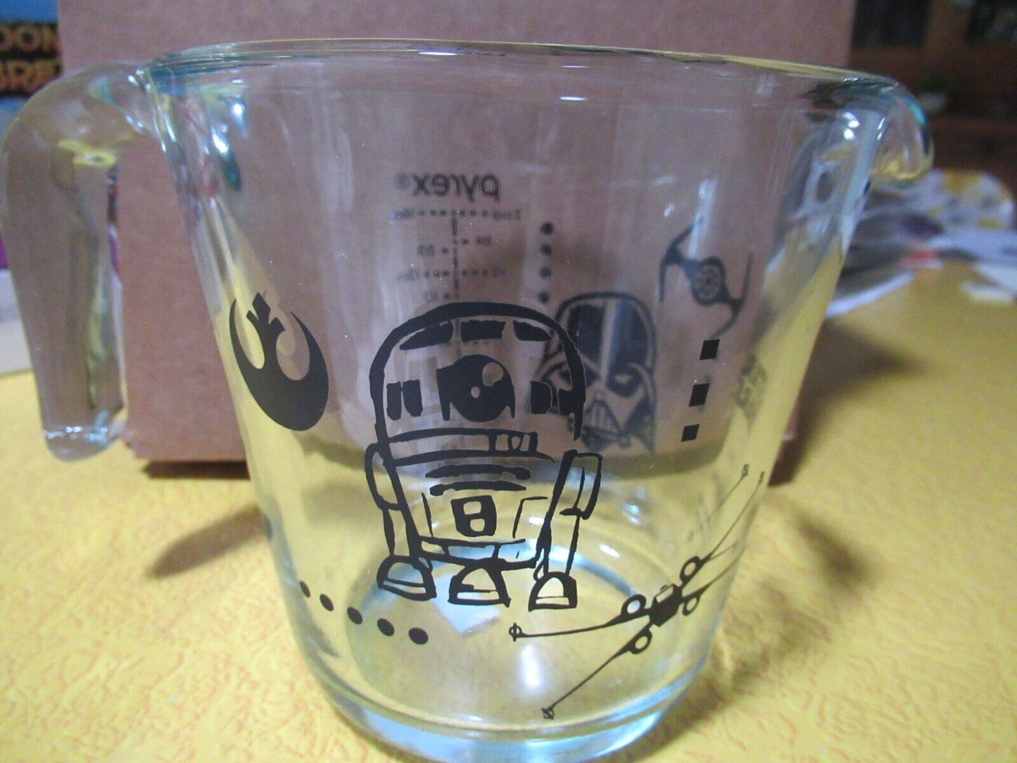 Pyrex Star Wars Glass Measuring Cup (2 Cup) Clear/Black Fast Ship NEW